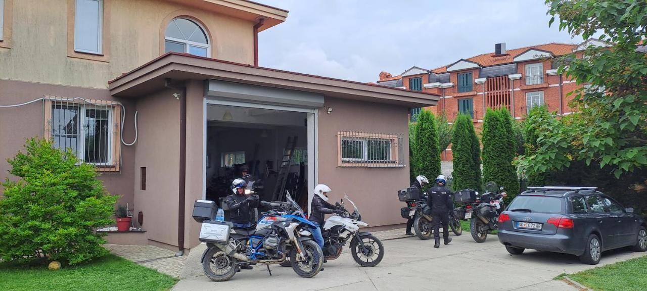 Green Villa Rodna 스코페 외부 사진